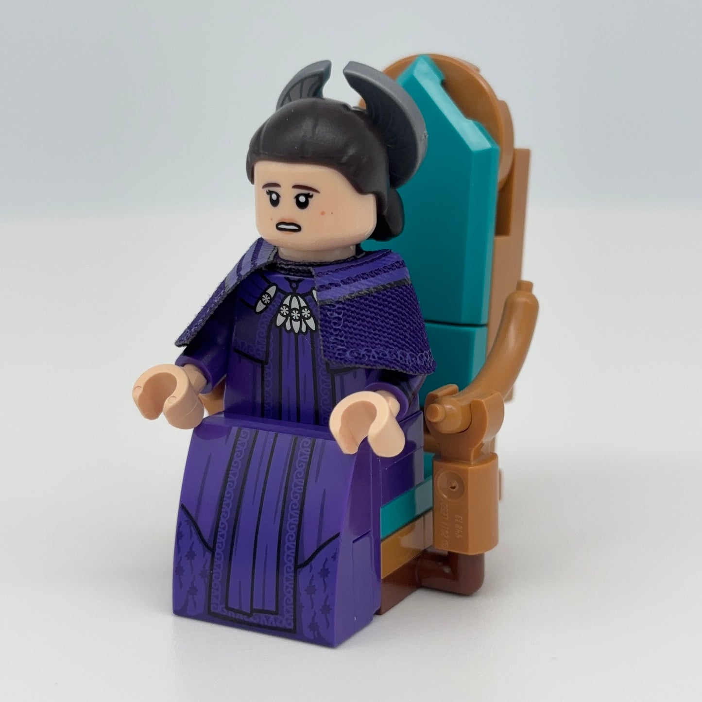 Padme (Thunderous Senator) - LEGO Custom Minifigure (PTC)